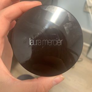 Laura Mercier smooth finishing powder foundation